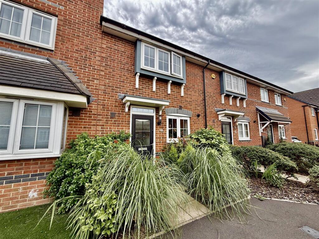 3 bed Mid Terraced House for rent in Gateshead. From Carousel Estate Agents - Gateshead