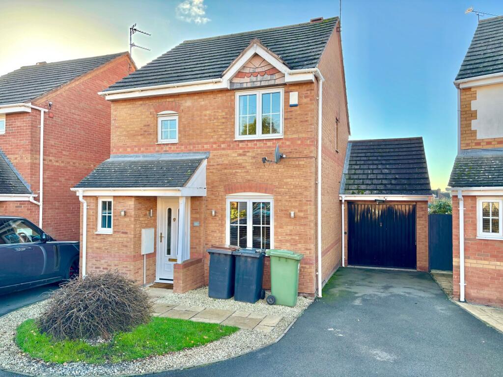 3 bed Detached for rent in Nuneaton. From Carters Estate Agents - Nuneaton