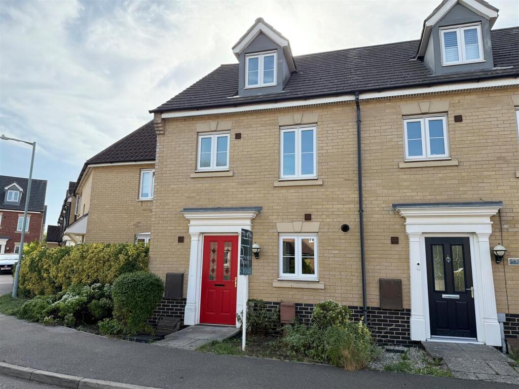 3 bed Mid Terraced House for rent in Great Barton. From Goymour Homes - Bury St. Edmunds