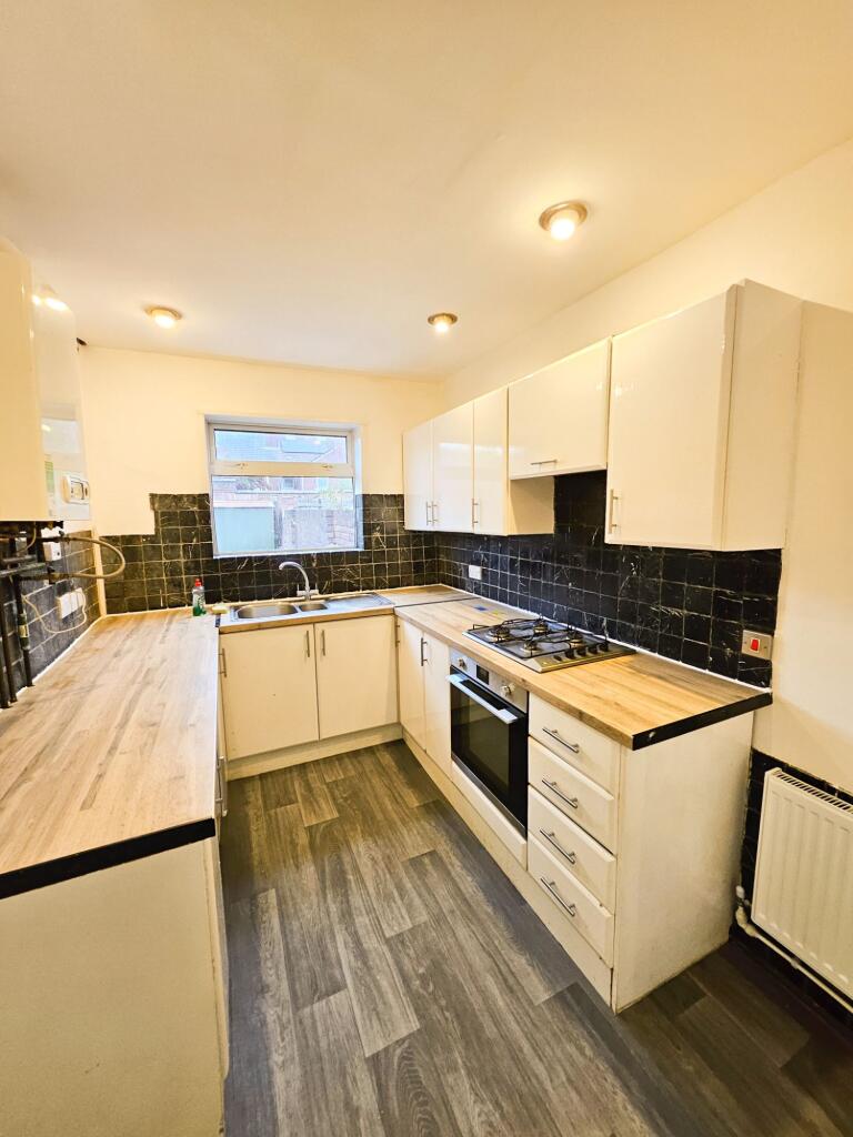 2 bed Mid Terraced House for rent in Doncaster. From Kembles Estates - Doncaster