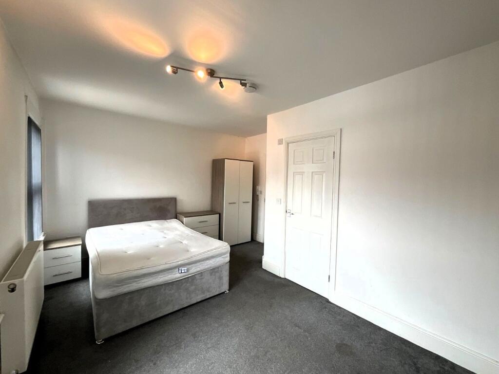 5 bed Mid Terraced House for rent in Doncaster. From Kembles Estates - Doncaster