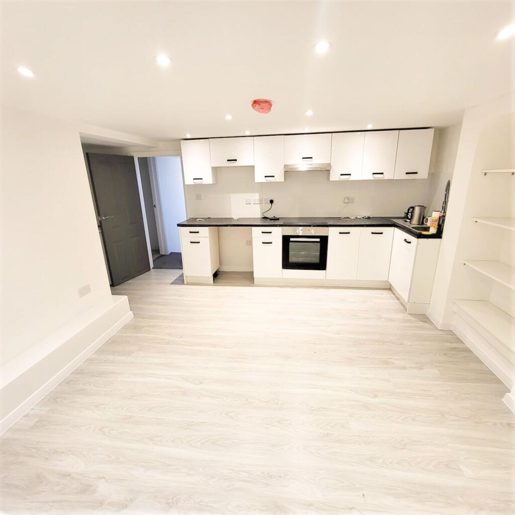 3 bed 1st Floor Flat for rent in Doncaster. From Kembles Estates - Doncaster
