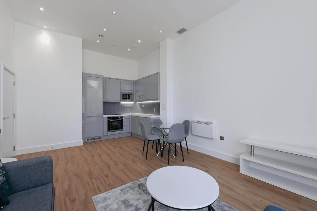 1 bed 1st Floor Flat for rent in Ealing. From Grand City Property - Westgate House