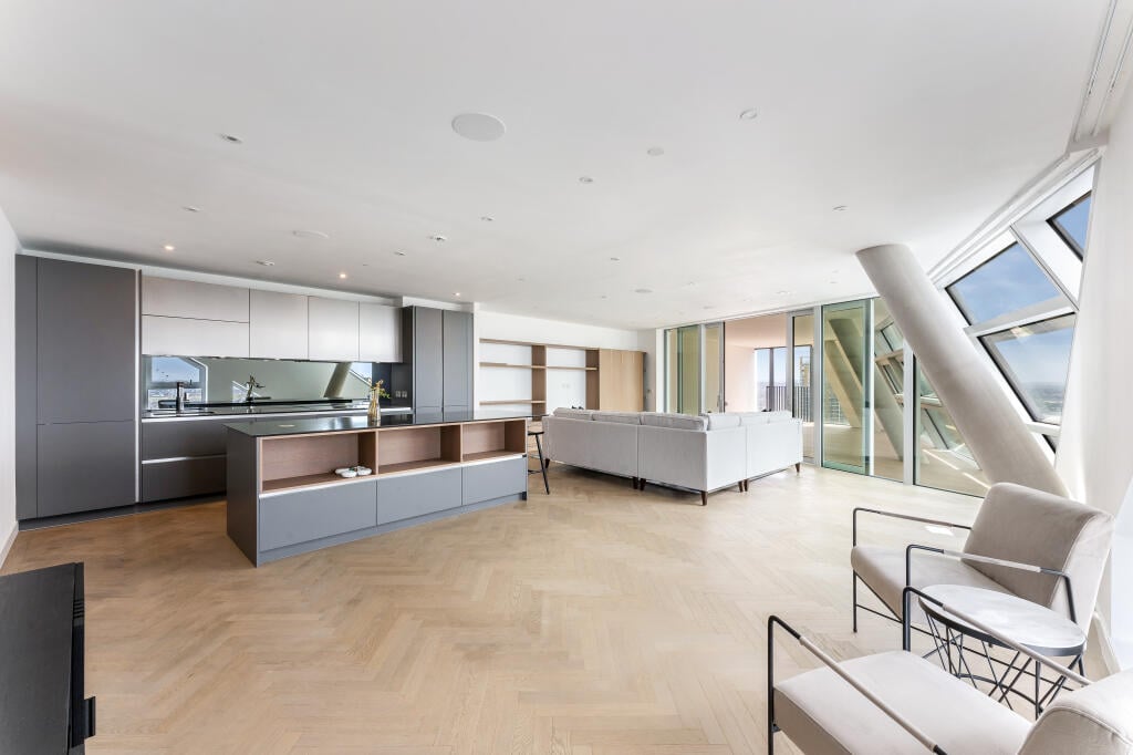 2 bed 1st Floor Flat for rent in London. From Grand City Property - GCP (Portfolio) 2 bed 1st Floor Flat for rent in London. From Grand City Property - GCP (Portfolio)