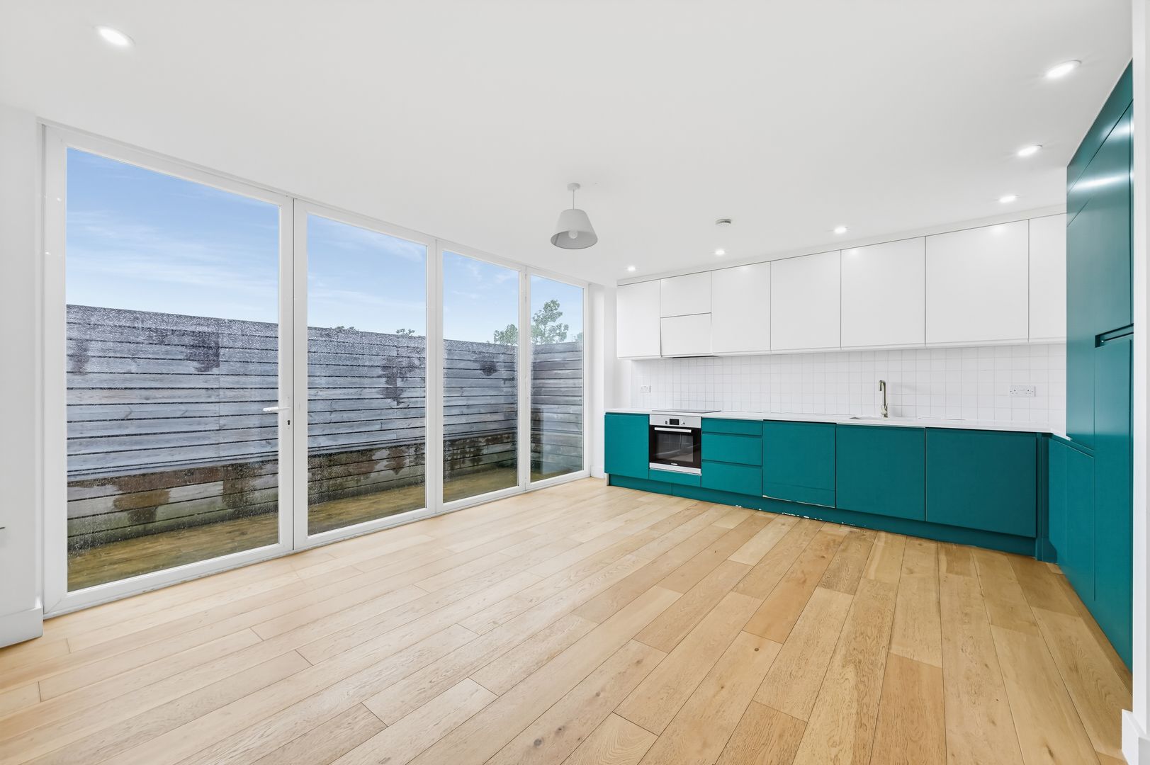 2 bed 1st Floor Flat for rent in London. From Grand City Property - GCP (Portfolio)