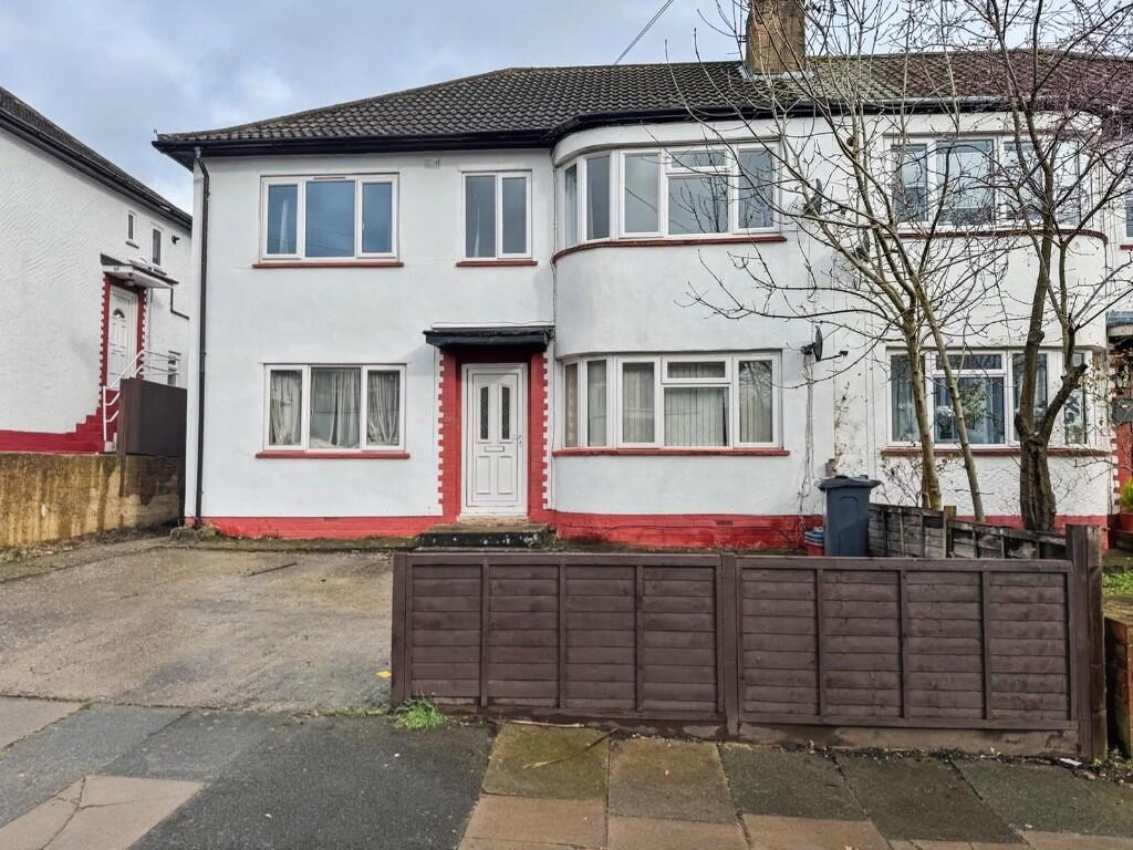 2 bed House (unspecified) for rent in London. From Castle Wildish - Hersham