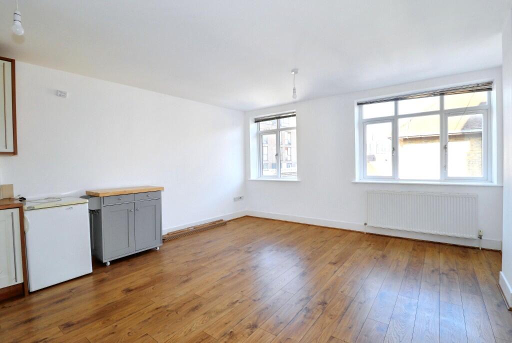 1 bed 1st Floor Flat for rent in Burwood Park. From Castle Wildish - Hersham