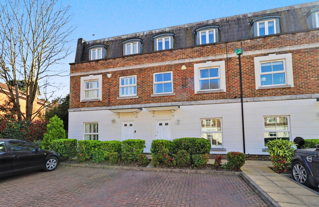 4 bed Mid Terraced House for rent in Weybridge. From Castle Wildish - Hersham