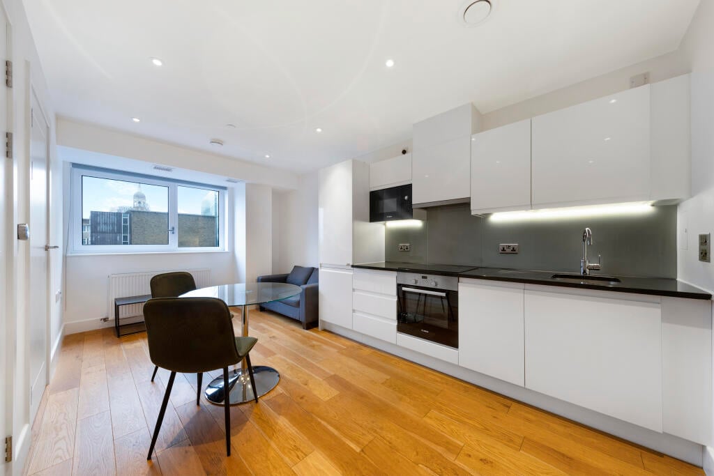 1 bed 1st Floor Flat for rent in Croydon. From Grand City Property - The Residences 1 bed 1st Floor Flat for rent in Croydon. From Grand City Property - The Residences