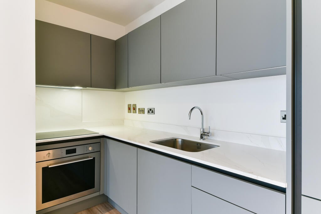 2 bed Apartment for rent in Uxbridge. From Grand City Property - Papermill House