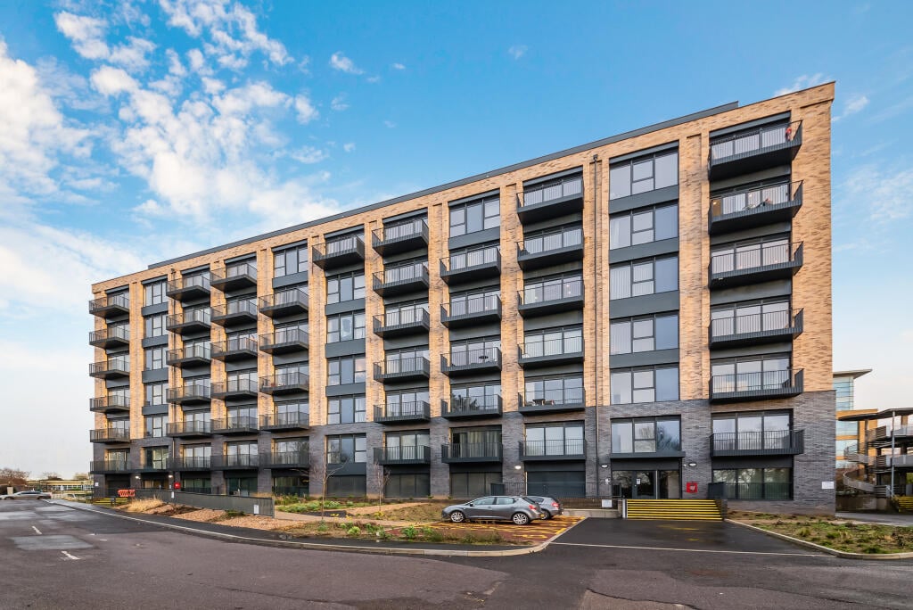 2 bed Apartment for rent in Uxbridge. From Grand City Property - Papermill House