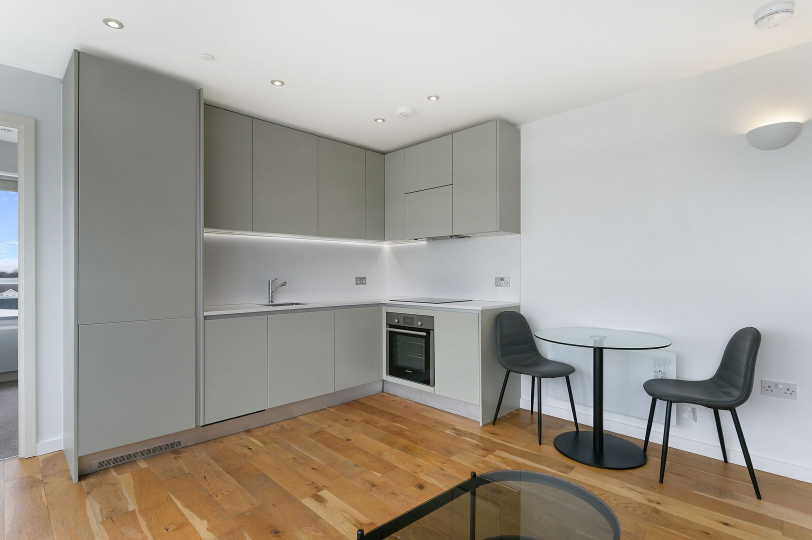 1 bed 1st Floor Flat for rent in London. From Grand City Property - Dolphin House