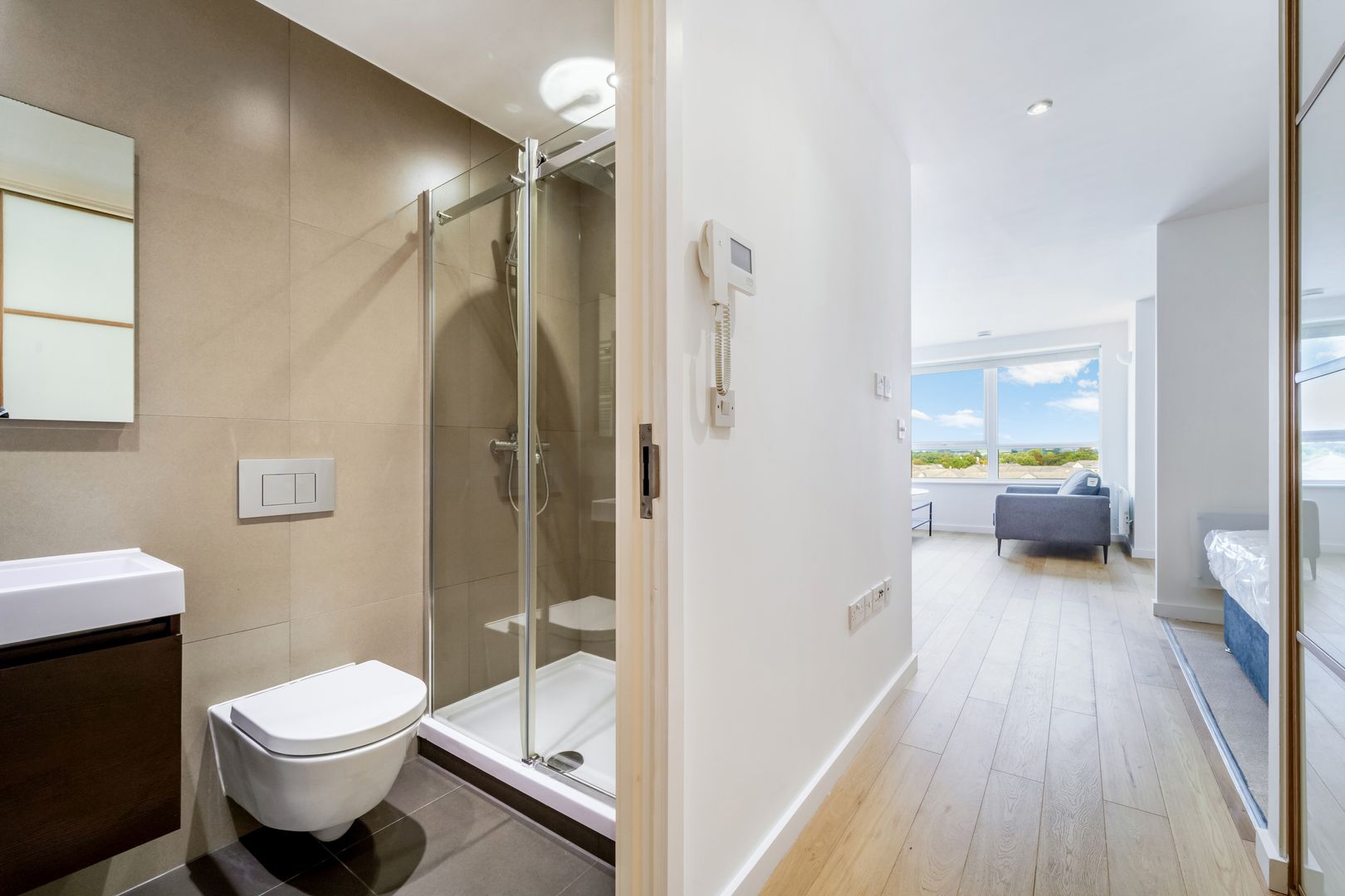0 bed Studio for rent in London. From Grand City Property - Dolphin House 0 bed Studio for rent in London. From Grand City Property - Dolphin House