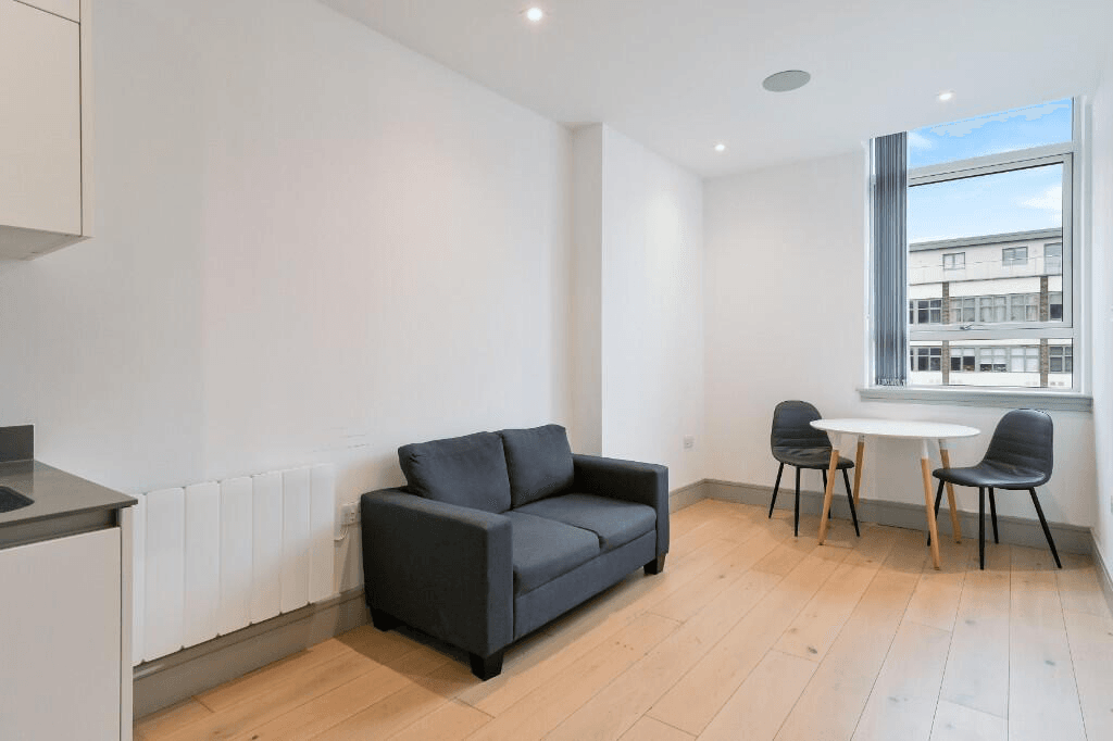 1 bed 1st Floor Flat for rent in London. From Grand City Property - Broad House