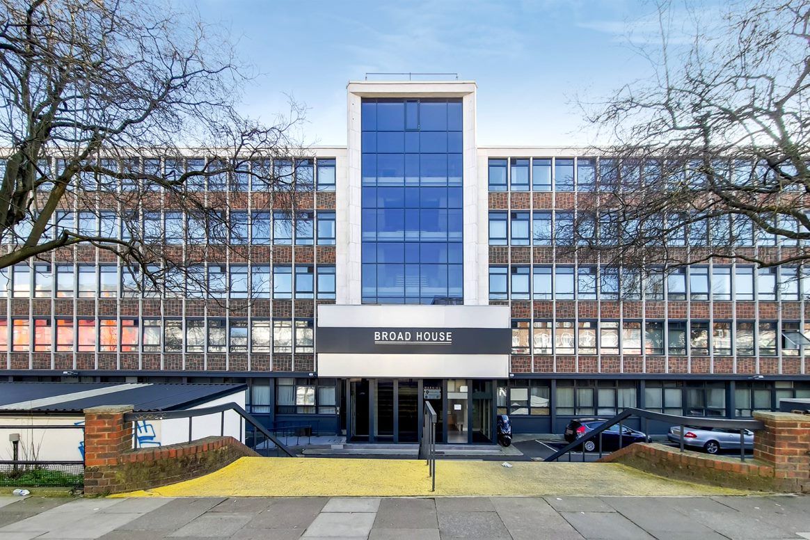 2 bed Ground Floor Flat for rent in London. From Grand City Property - Broad House