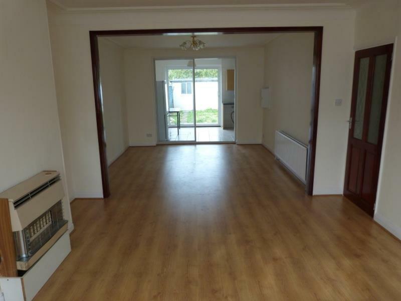 3 bed Flat for rent in Edmonton. From Castles Estate Agents - Edmonton - Sales