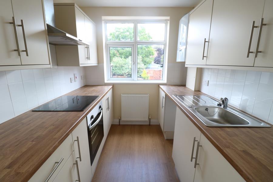 3 bed Mid Terraced House for rent in Waltham Cross. From Castles Estate Agents - Edmonton - Sales