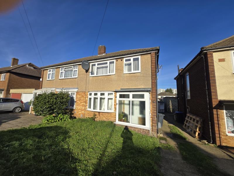 3 bed Mid Terraced House for rent in Sewardstone. From Castles Estate Agents - Edmonton - Sales