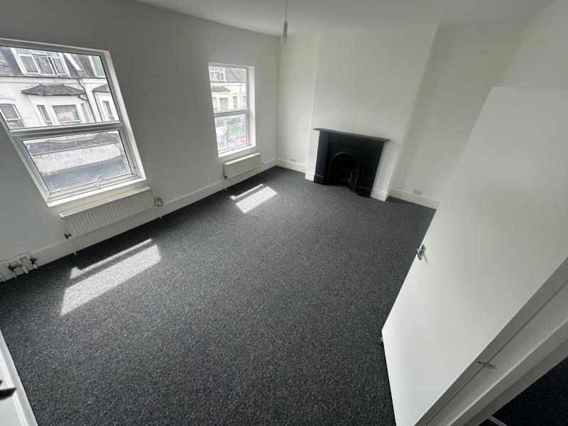 1 bed 1st Floor Flat for rent in Tottenham. From Castles Estate Agents - Edmonton - Sales