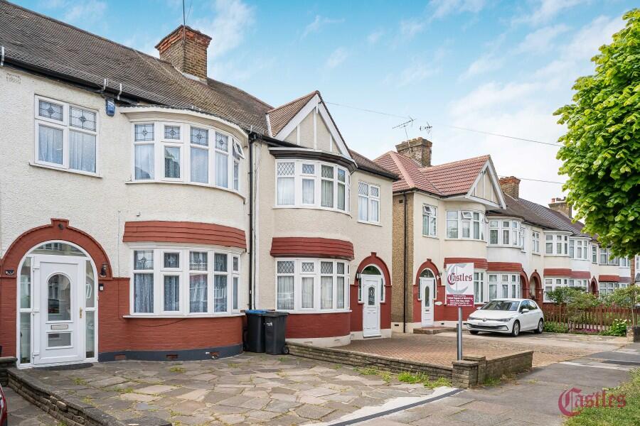 3 bed Mid Terraced House for rent in Edmonton. From Castles Estate Agents - Edmonton - Sales