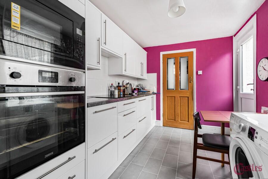 2 bed Mid Terraced House for rent in Sewardstone. From Castles Estate Agents - Edmonton - Sales
