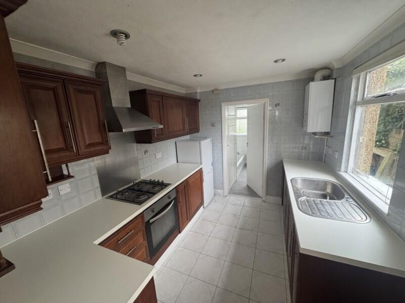 3 bed Mid Terraced House for rent in Waltham Cross. From Castles Estate Agents - Edmonton - Sales 3 bed Mid Terraced House for rent in Waltham Cross. From Castles Estate Agents - Edmonton - Sales