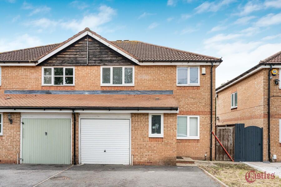 4 bed Semi Detached for rent in Sewardstone. From Castles Estate Agents - Edmonton - Sales