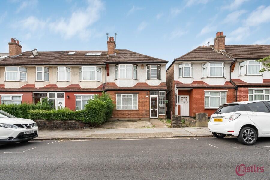 3 bed Mid Terraced House for rent in Wood Green. From Castles Estate Agents - Edmonton - Sales