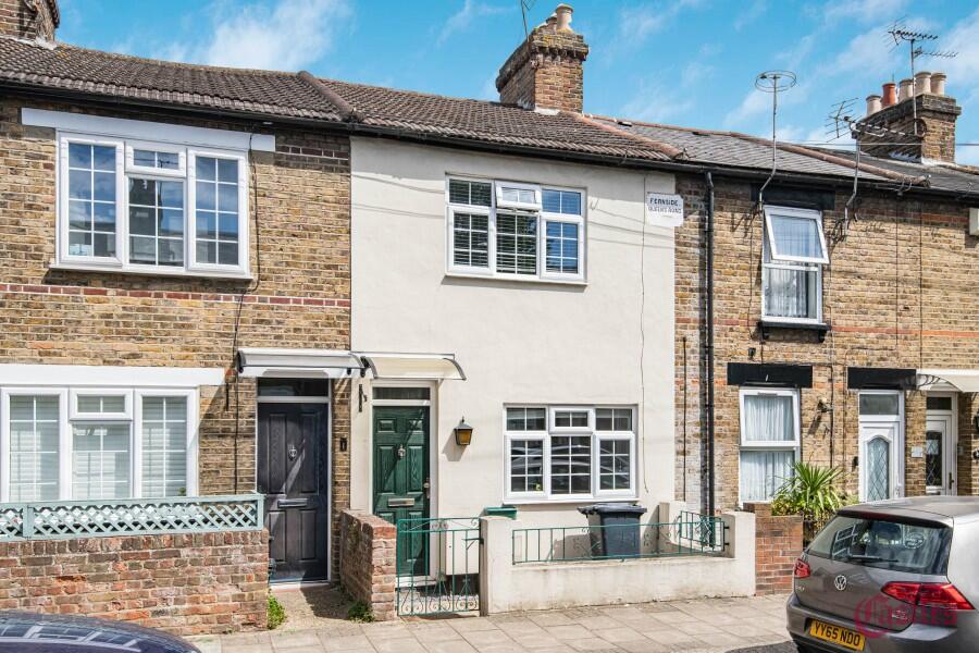 2 bed Mid Terraced House for rent in Waltham Cross. From Castles Estate Agents - Edmonton - Sales 2 bed Mid Terraced House for rent in Waltham Cross. From Castles Estate Agents - Edmonton - Sales