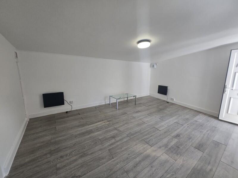 4 bed Apartment for rent in Edmonton. From Castles Estate Agents - Edmonton - Sales
