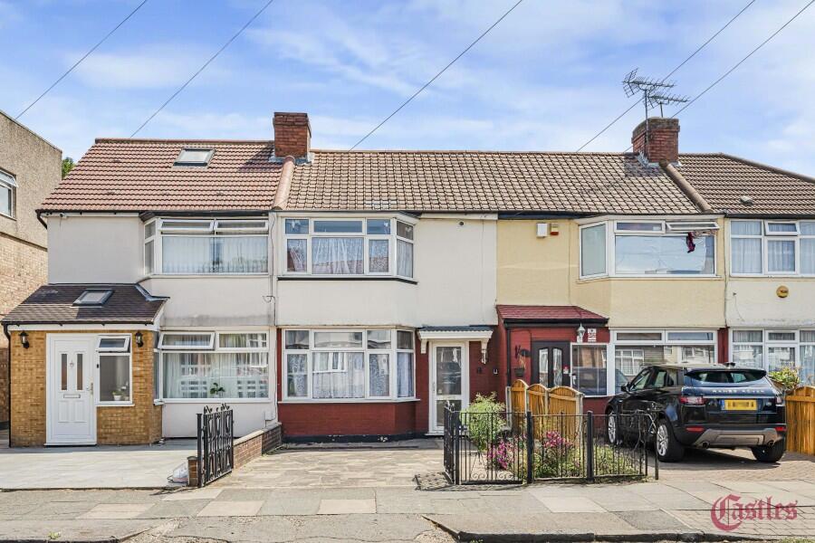 3 bed Mid Terraced House for rent in Edmonton. From Castles Estate Agents - Edmonton - Sales