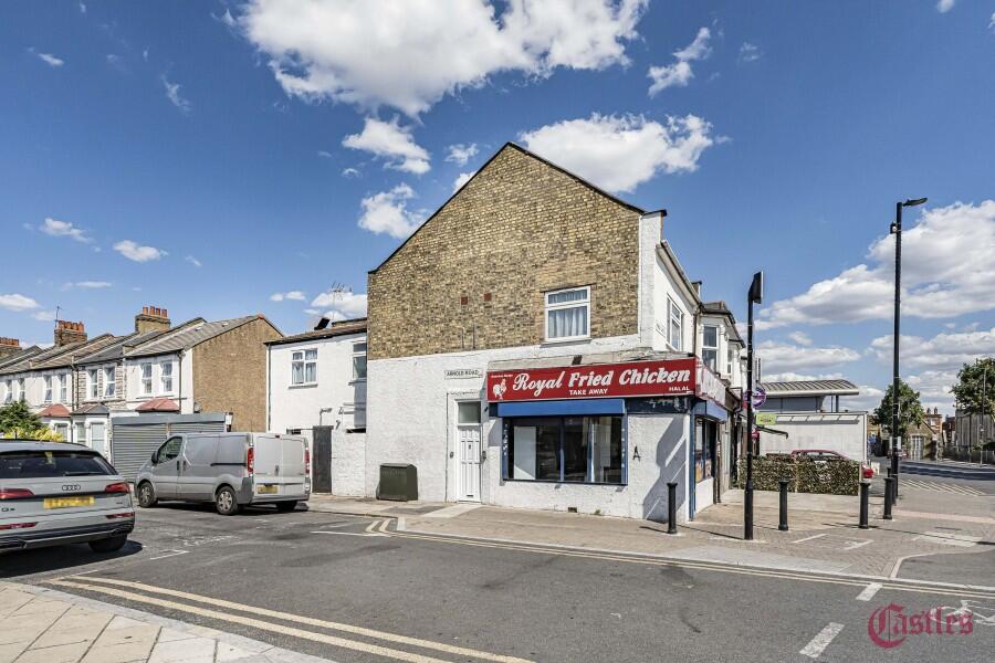 3 bed Mid Terraced House for rent in Tottenham. From Castles Estate Agents - Edmonton - Sales 3 bed Mid Terraced House for rent in Tottenham. From Castles Estate Agents - Edmonton - Sales