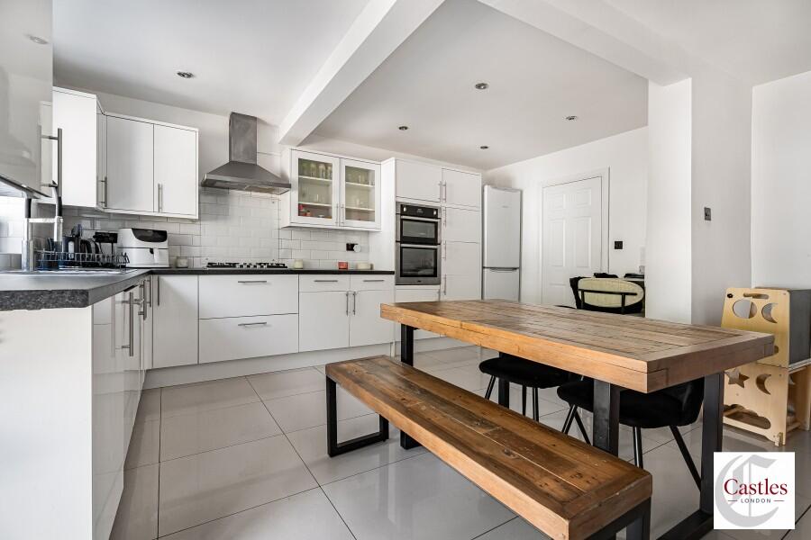 3 bed Mid Terraced House for rent in Edmonton. From Castles Estate Agents - Edmonton - Sales