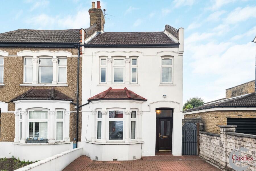 4 bed Mid Terraced House for rent in Edmonton. From Castles Estate Agents - Edmonton - Sales