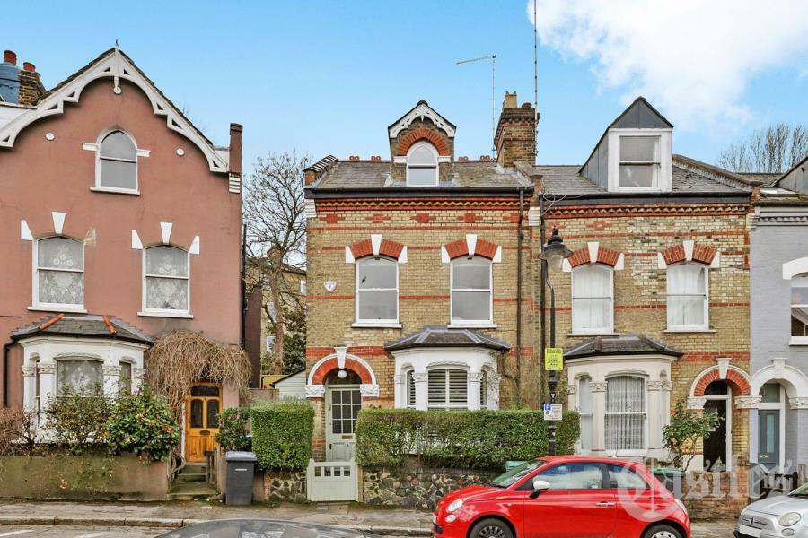 4 bed End Terraced House for rent in Hornsey. From Castles Estate Agents - Crouch End