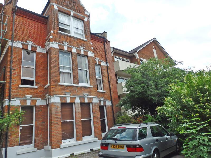 1 bed 1st Floor Flat for rent in Hornsey. From Castles Estate Agents - Crouch End