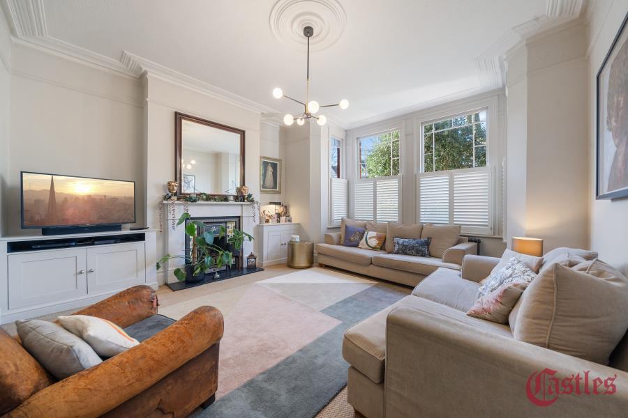 5 bed Mid Terraced House for rent in Hornsey. From Castles Estate Agents - Crouch End