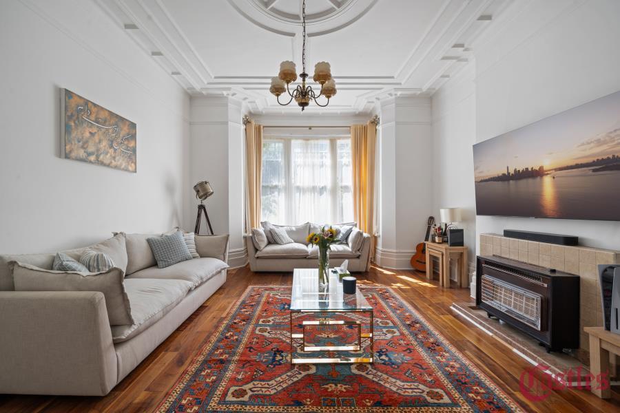 1 bed 1st Floor Flat for rent in Hornsey. From Castles Estate Agents - Crouch End