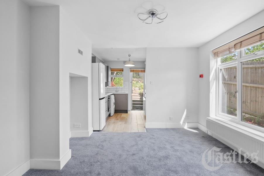 1 bed 1st Floor Flat for rent in Hornsey. From Castles Estate Agents - Crouch End 1 bed 1st Floor Flat for rent in Hornsey. From Castles Estate Agents - Crouch End