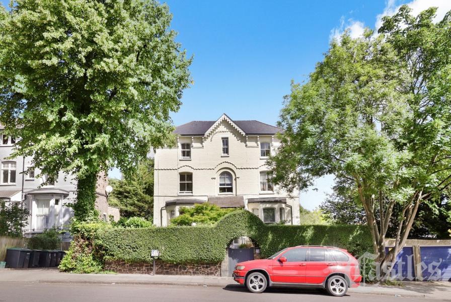 1 bed 1st Floor Flat for rent in Hornsey. From Castles Estate Agents - Crouch End