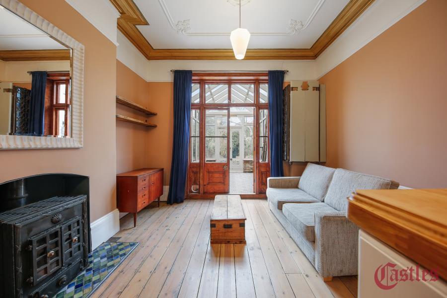 1 bed 1st Floor Flat for rent in Hornsey. From Castles Estate Agents - Crouch End