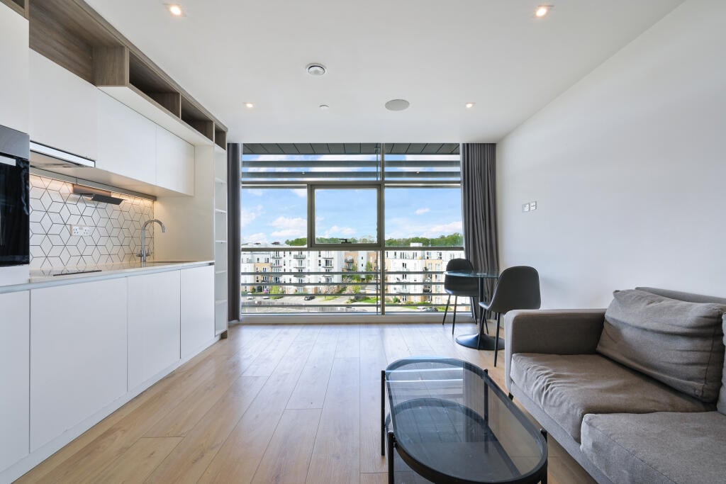 0 bed Studio for rent in Addlestone. From Grand City Property - Aviator House 0 bed Studio for rent in Addlestone. From Grand City Property - Aviator House