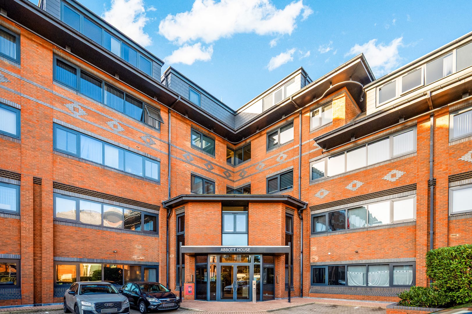 2 bed Not Specified for rent in St Albans. From Grand City Property - Abbott House