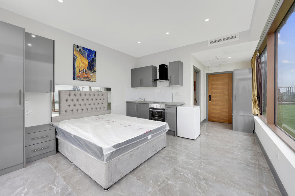 0 bed Studio for rent in Ilford. From Century 21 Goodmayes - Ilford