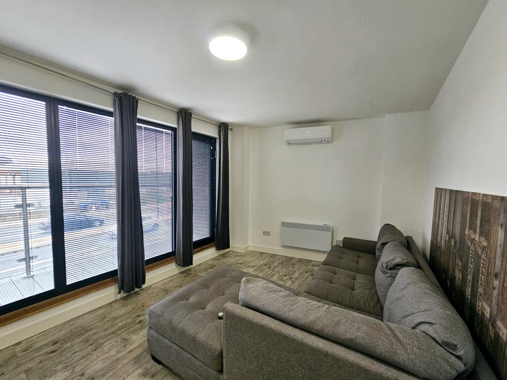 1 bed 1st Floor Flat for rent in Woolwich. From Century 21 Goodmayes - Ilford