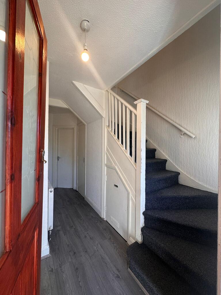 3 bed Mid Terraced House for rent in East Ham. From Century 21 Goodmayes - Ilford