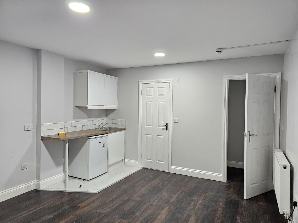0 bed Studio for rent in Ilford. From Century 21 Goodmayes - Ilford