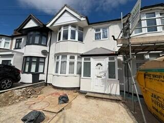 1 bed 1st Floor Flat for rent in Ilford. From Century 21 Goodmayes - Ilford