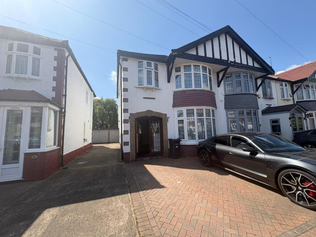 4 bed Semi Detached for rent in Barking. From Century 21 Goodmayes - Ilford 4 bed Semi Detached for rent in Barking. From Century 21 Goodmayes - Ilford