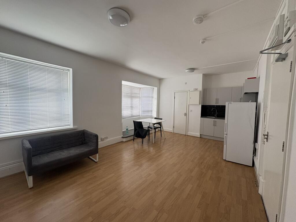 1 bed 1st Floor Flat for rent in Ilford. From Century 21 Goodmayes - Ilford